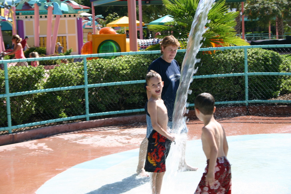 2005/09(September)/SeaWorld/1024x768_2005-09-18-Seaworld-with-Terhunes-076-Dax-Chance.JPG