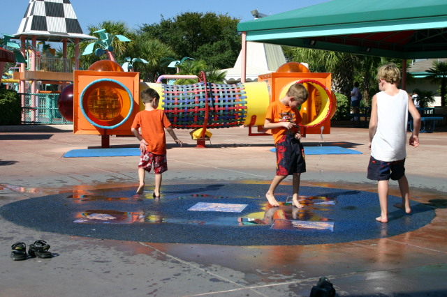 2005-09-18-Seaworld-with-Terhunes-027-Dax-Chance-Bryant.JPG