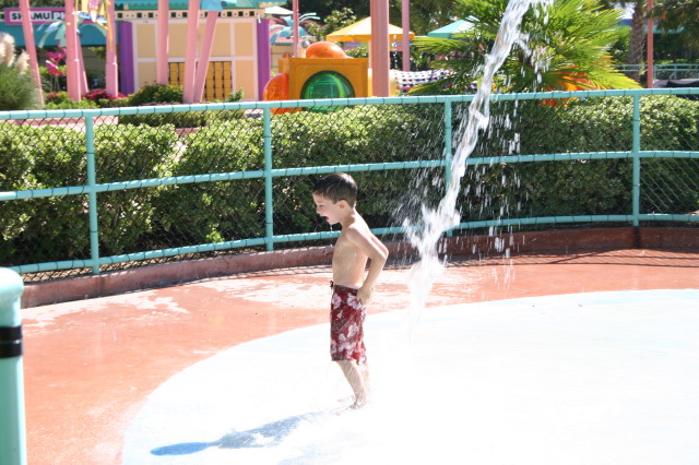 2005-09-18-Seaworld-with-Terhunes-074-Dax.JPG