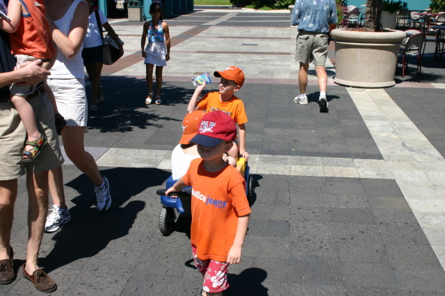 2005-09-18-Seaworld-with-Terhunes-091-Chance-Dax.JPG