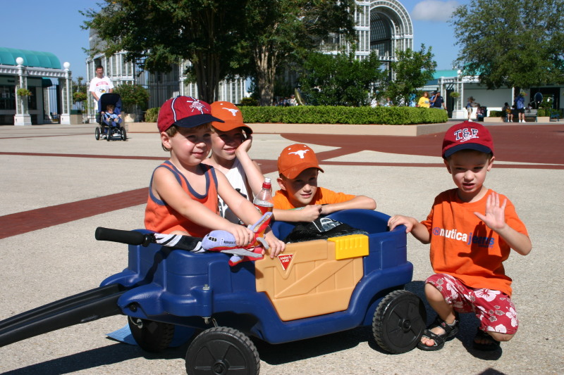 2005-09-18-Seaworld-with-Terhunes-013-Chance-Bryant-Bryce-Dax.JPG