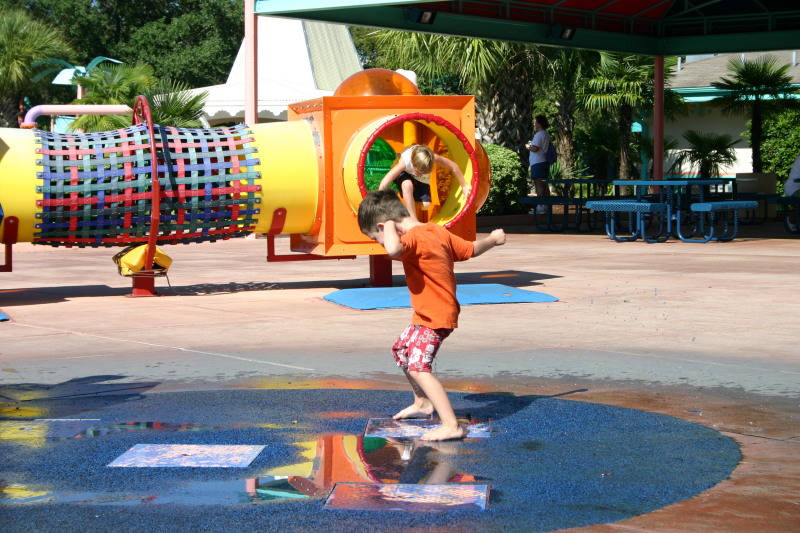 2005-09-18-Seaworld-with-Terhunes-024-Dax-Chance-Bryant.JPG