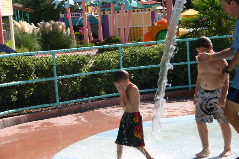 2005/09(September)/SeaWorld/800x600_2005-09-18-Seaworld-with-Terhunes-049.JPG