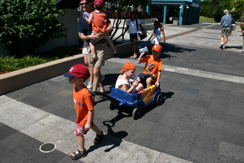 2005-09-18-Seaworld-with-Terhunes-092-Chance-Bryant-Dax.JPG