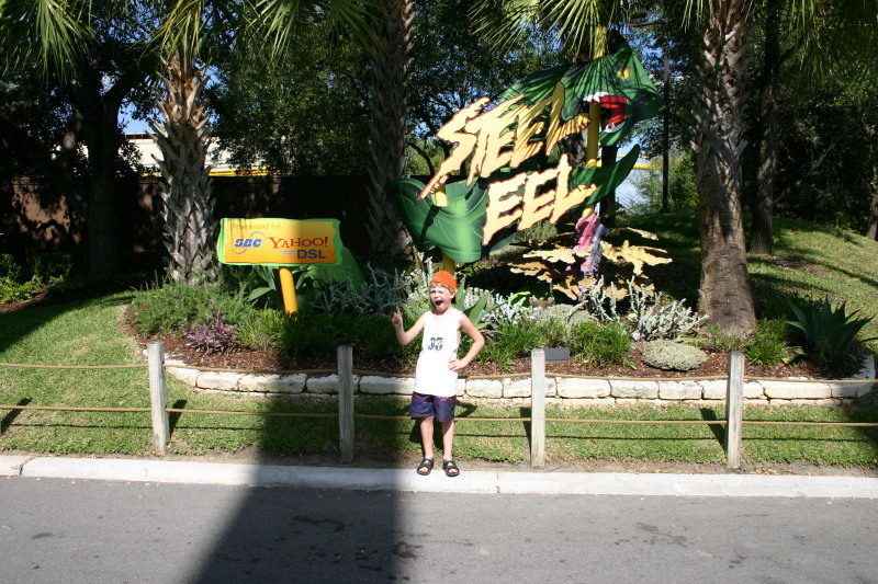 2005-09-18-Seaworld-with-Terhunes-122-Bryant-1st-coaster.JPG