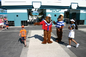 2005-09-18-Seaworld-with-Terhunes-005-Chance.JPG