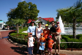 2005-09-18-Seaworld-with-Terhunes-008-Chance-Bryant-Travis-Suzi-Dax-Bryce-Bill-Vava.JPG