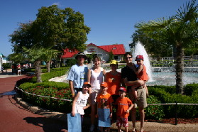 2005-09-18-Seaworld-with-Terhunes-009-Chance-Bryant-Travis-Suzi-Dax-Bryce-Bill-Vava.JPG