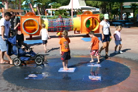 2005-09-18-Seaworld-with-Terhunes-023-Dax-Chance-Bryant.JPG