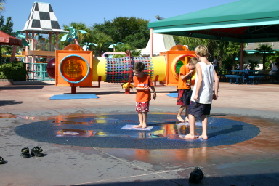 2005-09-18-Seaworld-with-Terhunes-026-Dax-Chance-Bryant.JPG