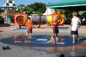 2005-09-18-Seaworld-with-Terhunes-027-Dax-Chance-Bryant.JPG