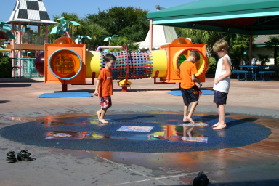 2005-09-18-Seaworld-with-Terhunes-028-Dax-Chance-Bryant.JPG