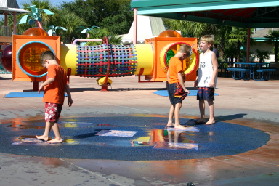 2005-09-18-Seaworld-with-Terhunes-030-Dax-Chance-Bryant.JPG