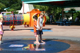 2005-09-18-Seaworld-with-Terhunes-033-Dax-Chance-Bryant.JPG