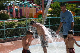 2005-09-18-Seaworld-with-Terhunes-050-Travis-Dax.JPG