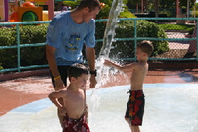 2005-09-18-Seaworld-with-Terhunes-056-Travis-Chance-Dax.JPG