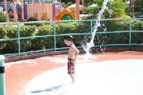 2005-09-18-Seaworld-with-Terhunes-074-Dax.JPG