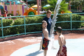 2005-09-18-Seaworld-with-Terhunes-076-Dax-Chance.JPG