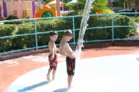 2005-09-18-Seaworld-with-Terhunes-077-Dax-Chance.JPG