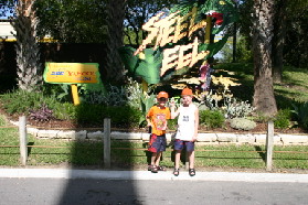 2005-09-18-Seaworld-with-Terhunes-123-Chance-Bryant.JPG