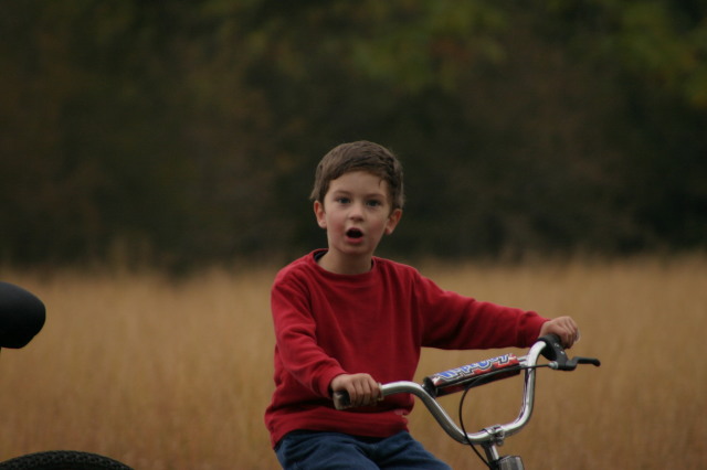 2005-10-30-Camping-17-Berry-Springs-biking-Dax.JPG