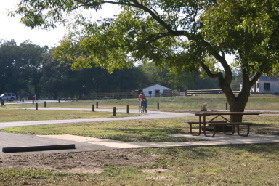 2005-10-29-Camping-04-Berry-Springs-biking-Dax-Travis.JPG