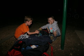 2005-10-29-Camping-11-Berry-Springs-campfire-Dax-Chance.JPG