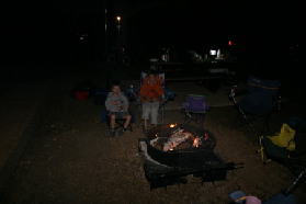 2005-10-29-Camping-12-Berry-Springs-campfire-Dax-Chance.JPG