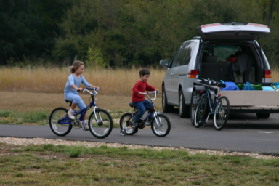2005-10-30-Camping-03-Berry-Springs-biking-Brittney-Dax.JPG