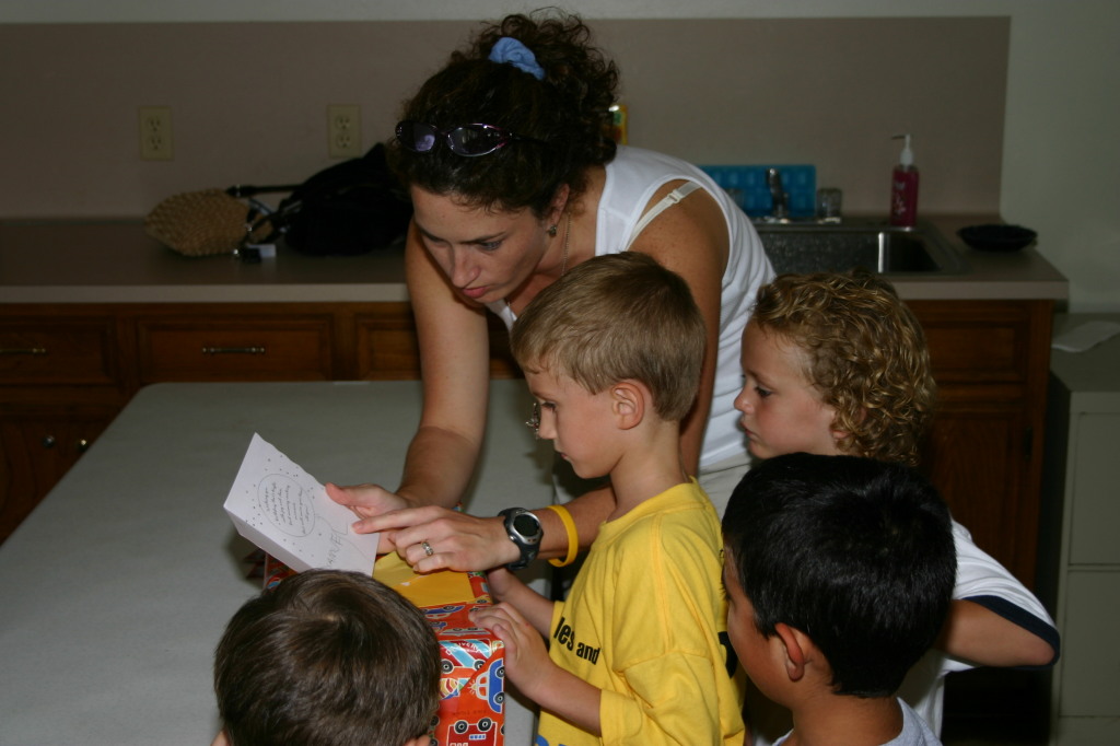2005/10(October)/Chance-6th-Bday/1024x768_2005-10-02-Chance-6th-Bday-14-Suzi-Vale.JPG