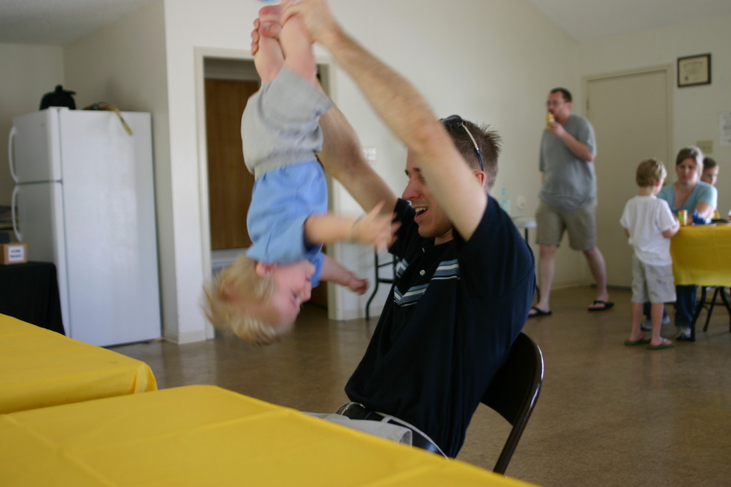 2005/10(October)/Chance-6th-Bday/1024x768_2005-10-02-Chance-6th-Bday-18-Josh-Ian.JPG