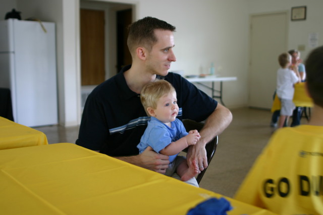 2005/10(October)/Chance-6th-Bday/640x480_2005-10-02-Chance-6th-Bday-20-Josh-Ian.JPG