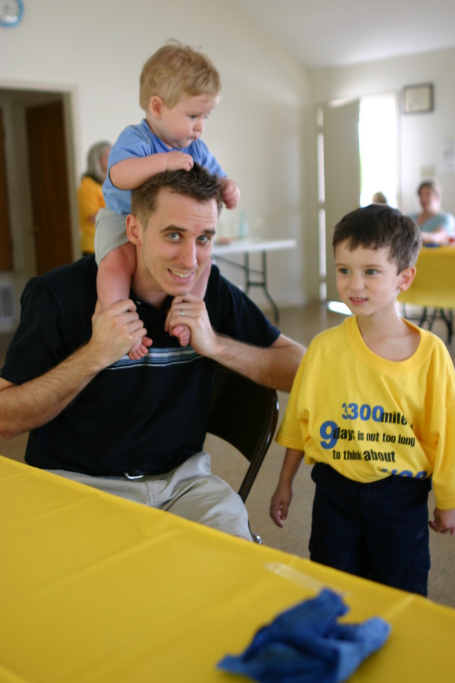 2005/10(October)/Chance-6th-Bday/640x480_2005-10-02-Chance-6th-Bday-23-Josh-Ian-Dax.JPG