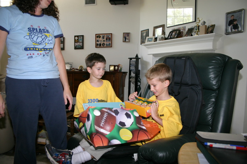 2005/10(October)/Chance-6th-Bday/800x600_2005-10-02-Chance-6th-Bday-02-Suzi-Dax.JPG
