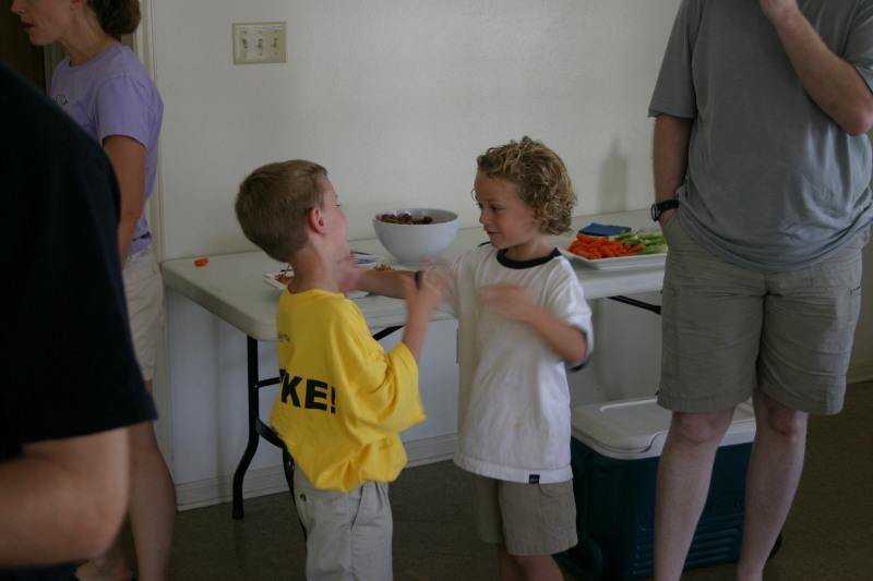 2005/10(October)/Chance-6th-Bday/800x600_2005-10-02-Chance-6th-Bday-08-Chance-Vale.JPG