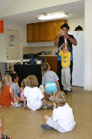 2005-10-02-Chance-6th-Bday-39-Magician.JPG