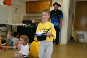 2005-10-02-Chance-6th-Bday-49-Magician.JPG