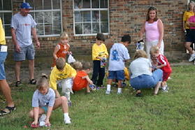 2005-10-02-Chance-6th-Bday-61-pinata.JPG