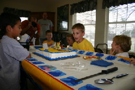 2005-10-02-Chance-6th-Bday-69-cake-time.JPG
