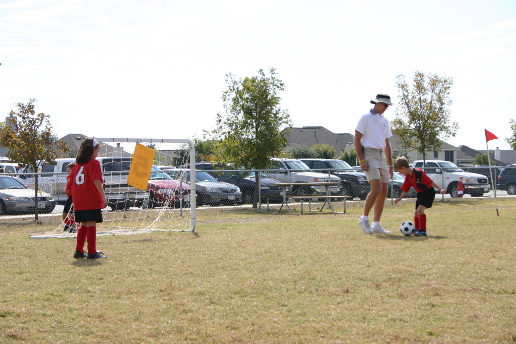 2005/10(October)/Chance-Soccer/1024x768_2005-10-29-Soccer-05-Brooke-Travis-Chance.JPG