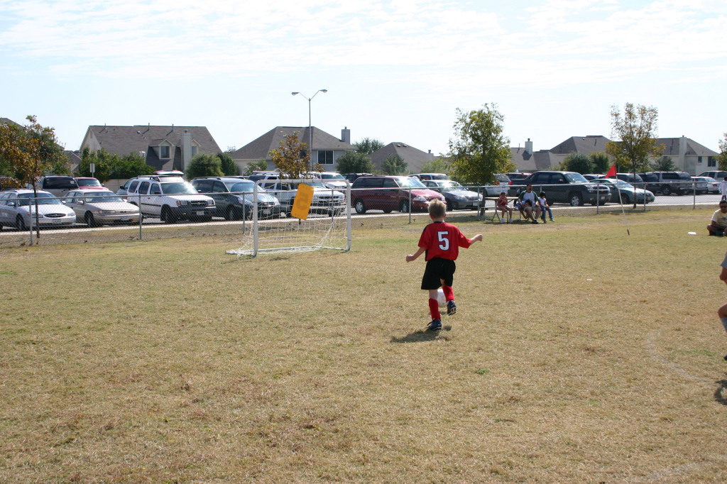 2005/10(October)/Chance-Soccer/1024x768_2005-10-29-Soccer-13-Chance.JPG