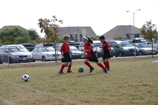 2005/10(October)/Chance-Soccer/640x480_2005-10-29-Soccer-04-Chance.JPG