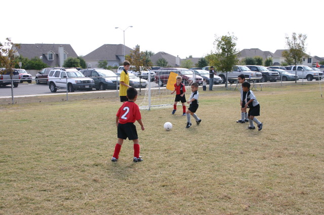 2005/10(October)/Chance-Soccer/640x480_2005-10-29-Soccer-07-Chance.JPG