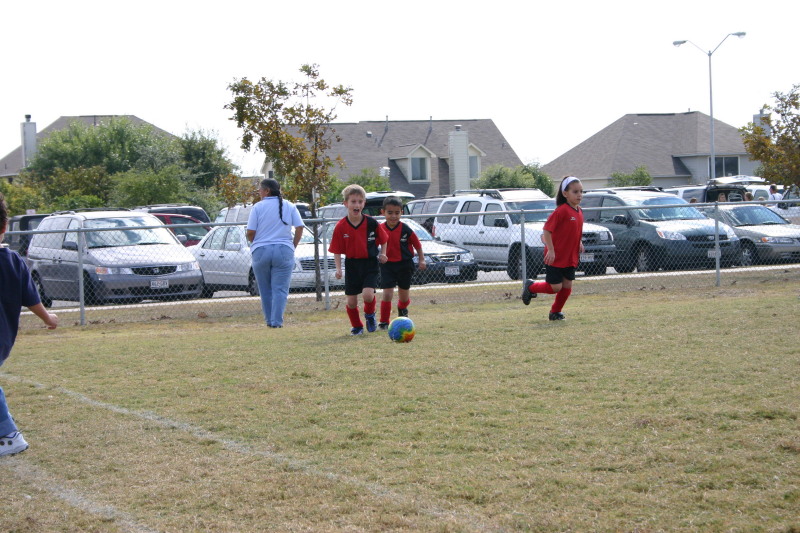 2005/10(October)/Chance-Soccer/800x600_2005-10-29-Soccer-03-Chance.JPG