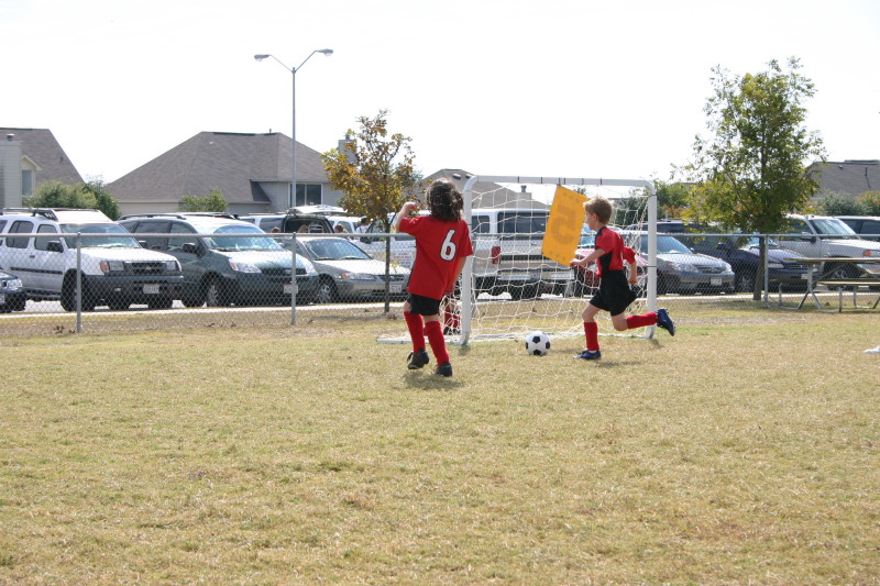 2005/10(October)/Chance-Soccer/800x600_2005-10-29-Soccer-06-Chance.JPG