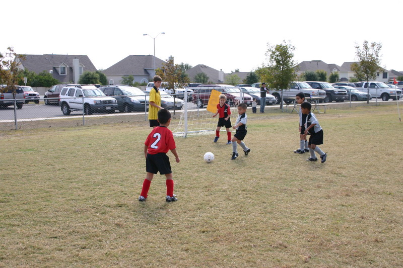2005/10(October)/Chance-Soccer/800x600_2005-10-29-Soccer-07-Chance.JPG