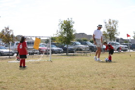 2005-10-29-Soccer-05-Brooke-Travis-Chance.JPG