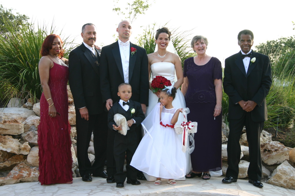 2005/10(October)/Charlotte-Byron-wedding/1024x768_2005-10-01-Byron-Charlotte-Davis-wedding-047.JPG