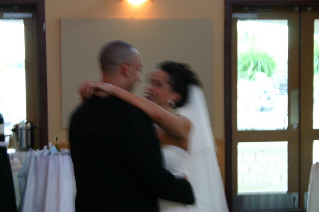 2005/10(October)/Charlotte-Byron-wedding/1024x768_2005-10-01-Byron-Charlotte-Davis-wedding-064.JPG