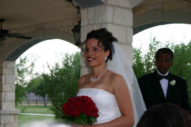 2005/10(October)/Charlotte-Byron-wedding/640x480_2005-10-01-Byron-Charlotte-Davis-wedding-010.JPG